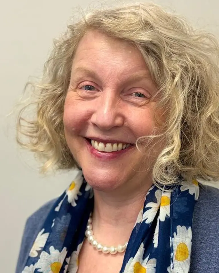 Portrait of Lesley Kinloch